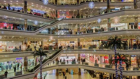 Shopping Mall .